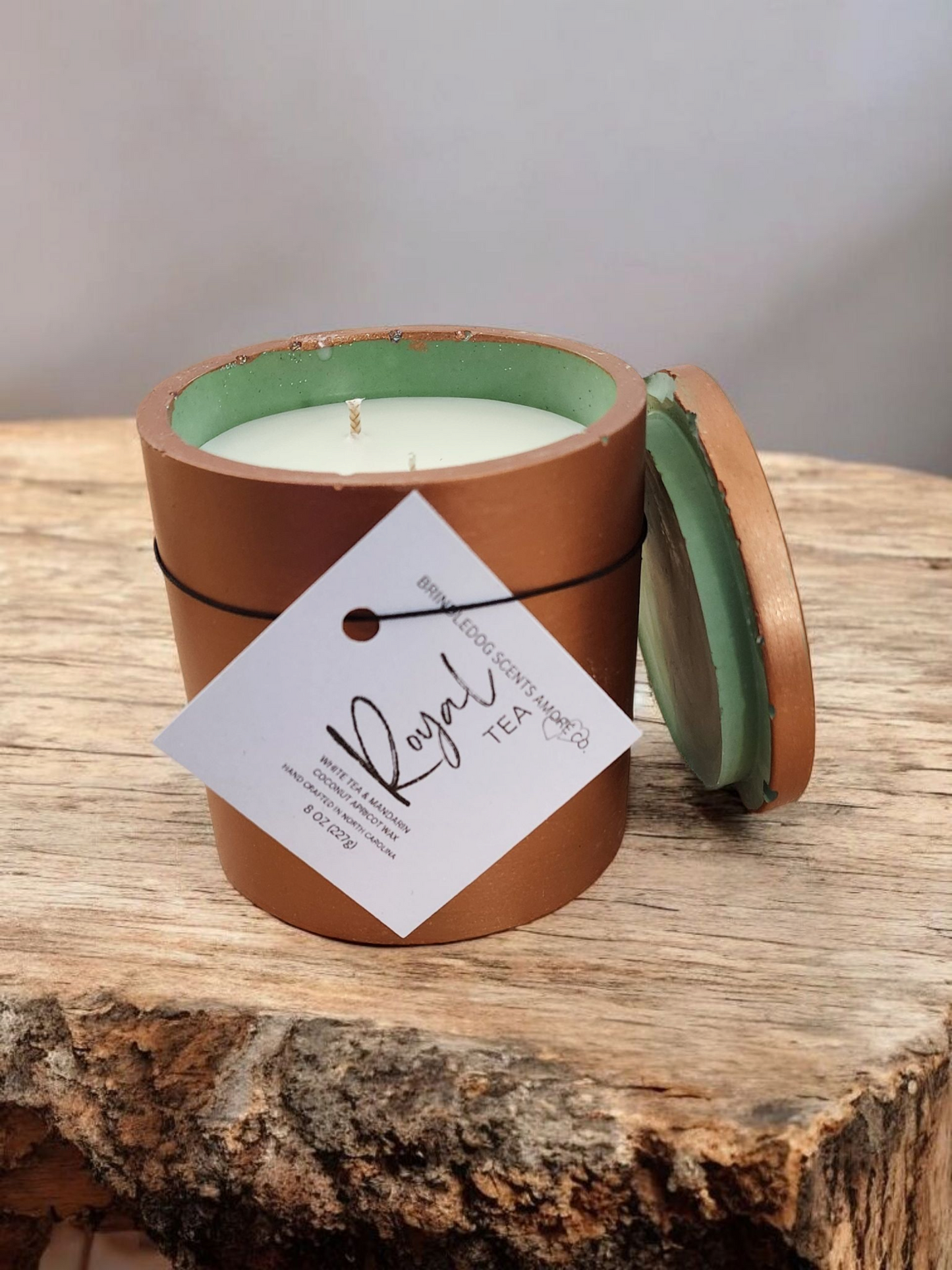 Royal Tea 8 oz White Tea & Mandarin Scented-Throwing Copper Series Cement Candle